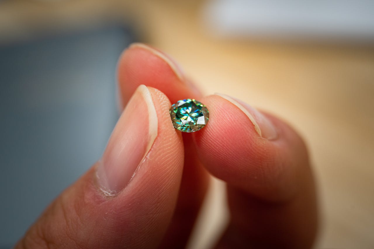 Custom Vs. Ready-Made Engagement Rings: Which Is Better?